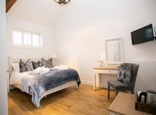 Great Blunts Stables - Stock Brook Manor Golf Club