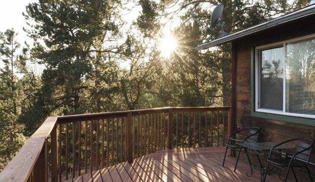 Great Cabin in Divide, CO Near Cripple Creek and Colorado Springs CO