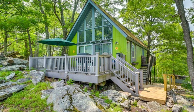 Great Cacapon Cabin with Mountain Views
