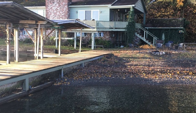 Great Cayuga Lake House Complex for families, reunions, or just relaxing!