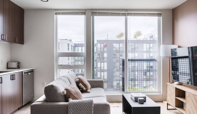 Great Central District Studio w/Gym, Yoga & Rooftop, by Blueground