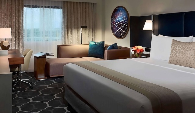 Great Choice! With City View, Outdoor Pool, Shuttle Service, and Pet-friendly!