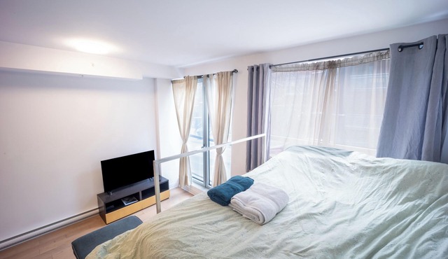 Great condo for 4 guests with parking