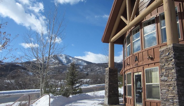 Great Condo with Views of Deer Valley & Surrounding Mountains