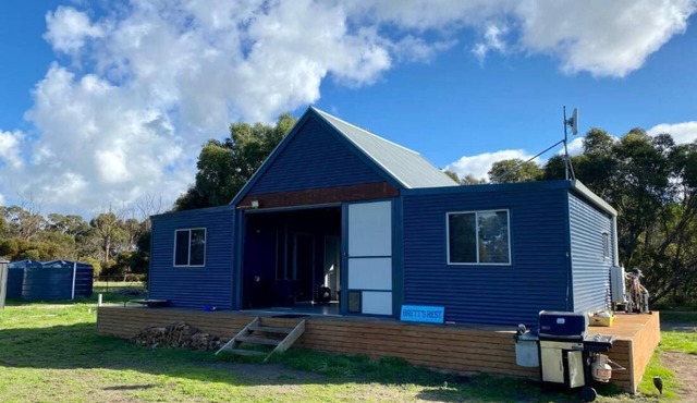 Great couple and family country cabin