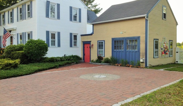 Great Couple Get-Away - Pet-Friendly - Small Family Friendly too!