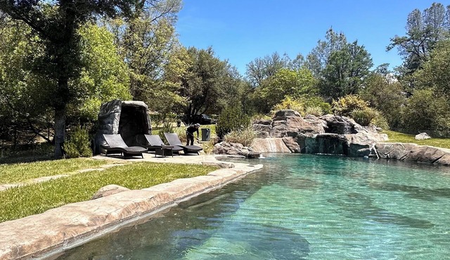 Great Cozy 2-bedroom rv with WiFi, AC in Nevada City, awesome pool and hot tub!