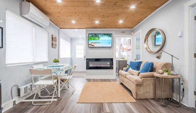 Great cozy cottage 4 min from the beach and all amenities