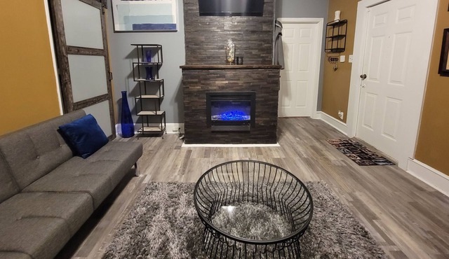 Great Cozy Residential House Near Restaurant and Brewery and Live Entertainment