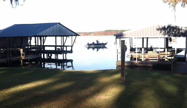 Great Creek Location for fishermen, travelers, hunters, and families!