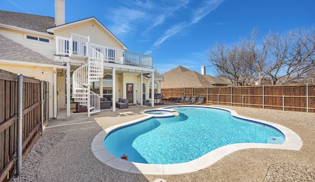 GREAT DEAL! Huge and Stylish Lake View House in Rowlett