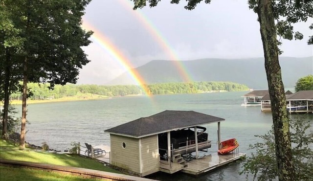 Great Dock, Wifi! Come Visit "Captain's Choice"!