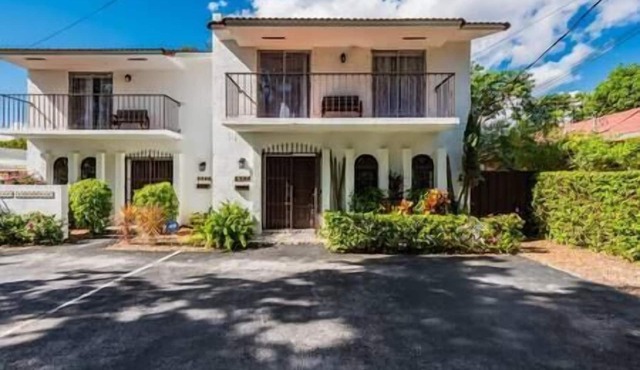 Great Duplex Grove Central: 2 Houses 2 Patios. 5mi to Beach!