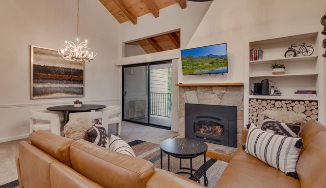 Great Escape: 3 BR, 2 BA Townhouse in Carnelian Bay, Sleeps 8