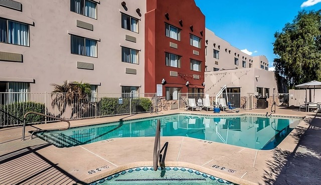 Great Escape in Red Lion Inn & Suites Goodyear Phoenix! Parking, Breakfast, Pool