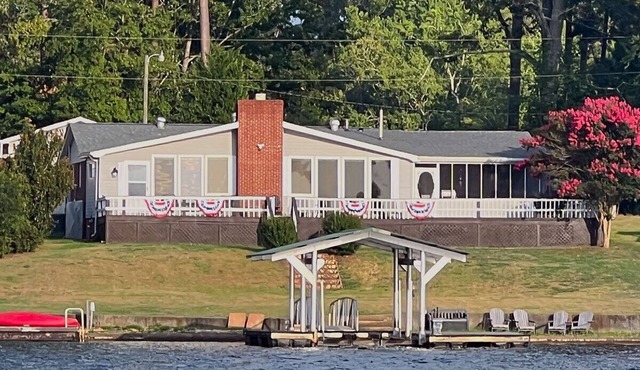 Great Escape on Lake Greenwood SC - comfortable lakefront home beautiful sunsets