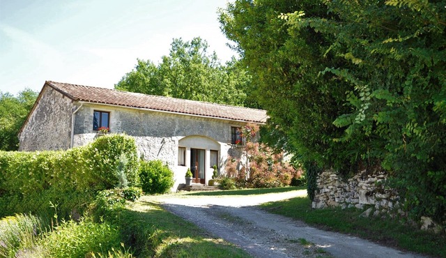 Great family house, Le Beuronne , Heated pool, games room, fishing lake,