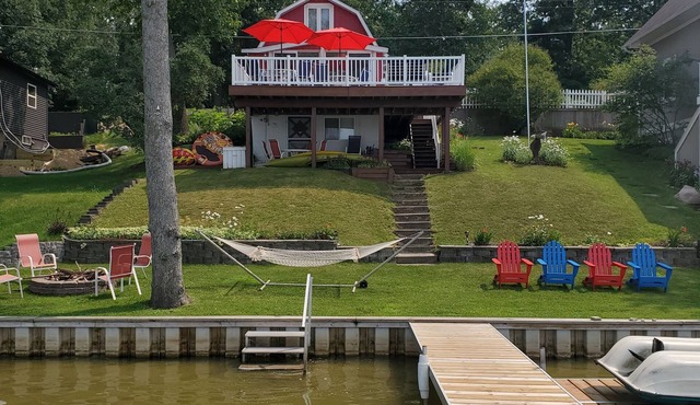 Great family cottage on quiet Hess Lake