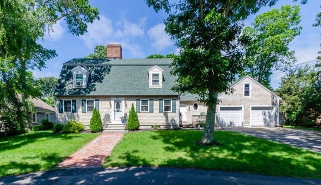 Great Family Home near Beaches and Marina!