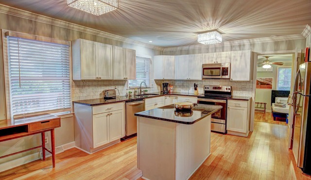 Great family home with unbeatable location Sleeps 12