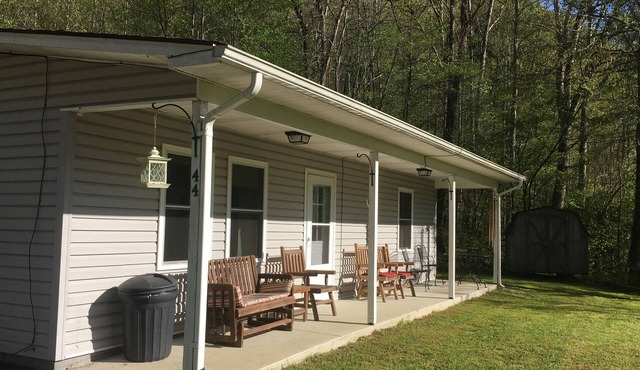 Great Fishing! Quiet & Relaxing! Close to Casino & Mingo Falls!