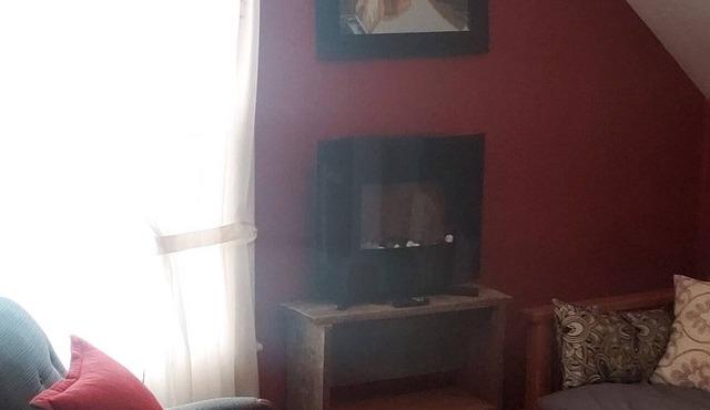 Great for a travel nurse! Charming coutry rooms for rent