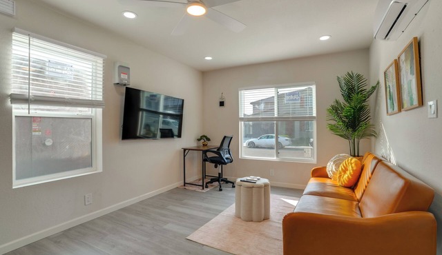 Great for Digital Nomads! Convenient Manteca Apt