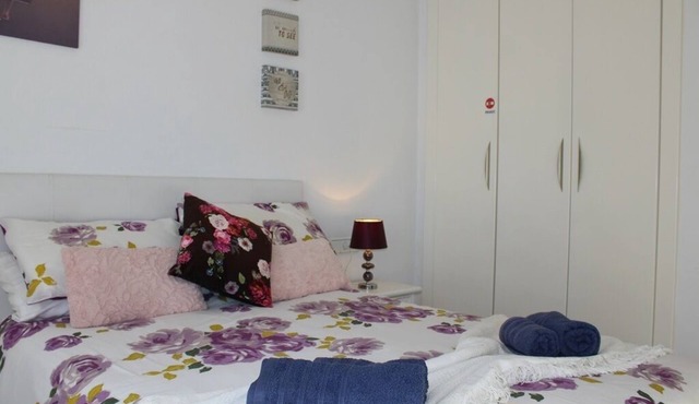 Great for families and golfers, Las Violetas, 2 minutes from Villamartin Plaza