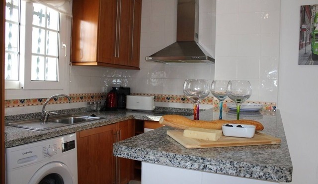 Great for Families and golf, Las Violetas, 5 minute walk from Villamartin Plaza