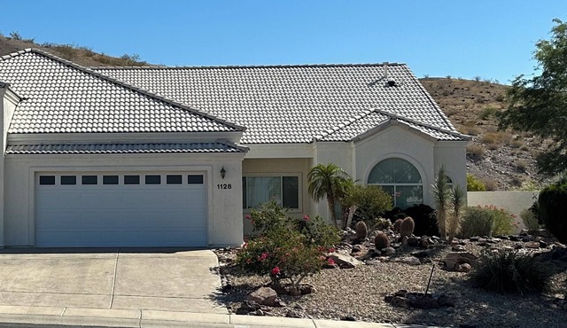 Great for families. Den is 4th bedroom with full bunk beds. Gated Community