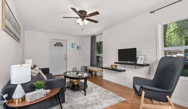 Great for Families|Near Westport+DT KC|6BR Home