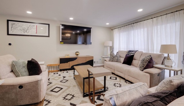 Great for Gatherings! Modern Lanham Duplex