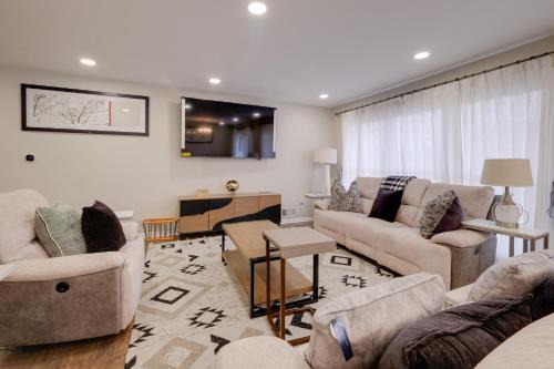 Great for Gatherings! Modern Lanham Duplex