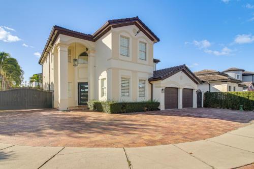 Great for Gatherings! Sleek and Relaxing Hialeah Gem