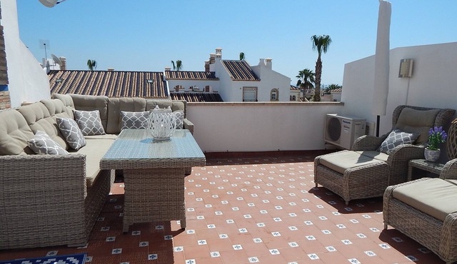 Great for golf and families, prime location for Villamartin Plaza