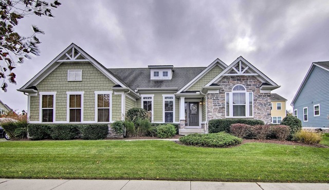 Great for Groups: Bayside Resort Home w/Patio