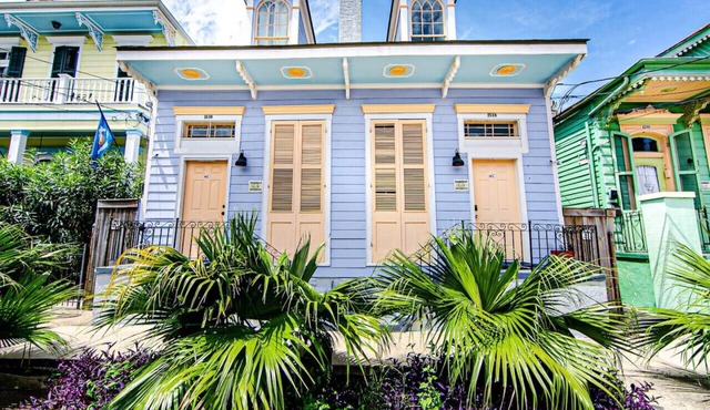 Great for groups, close to the french quarter, loads of historic charm!