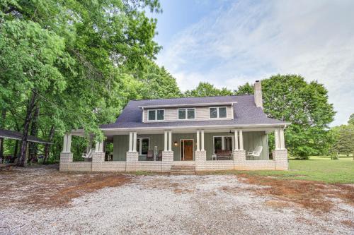 Great for Groups Family Creekside Home in Loretto