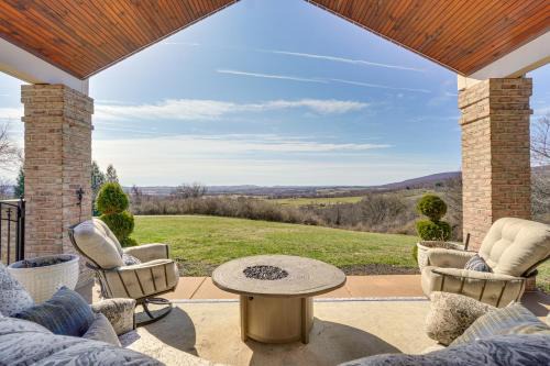 Great for Groups! Luxe and Private Myersville Estate