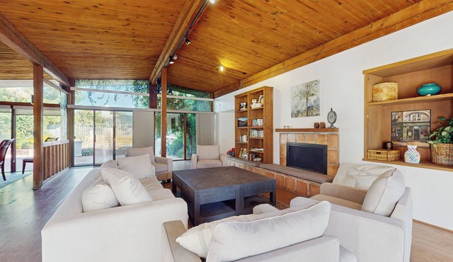 Great for Groups! Poolside Oasis Near Encanto Park