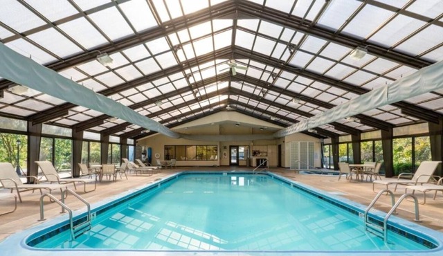 Great for Groups! Spacious 1BR Unit w/ Kitchen, Outdoor Terrace & FREE Parking!