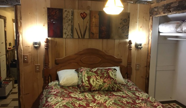 great for kids - pets welcome - self check in - downtown - kitchen and laundry