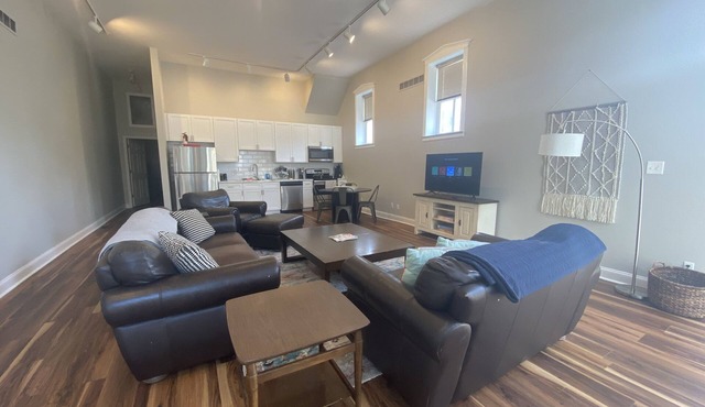 GREAT FOR LARGE GROUPS 5 Bd Condo Close to Downtown Lafayette Square