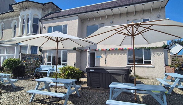 Great for large groupsnHot tubs, fire pit, water viewsnSleeps 17nPet friendly