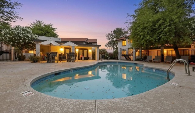 Great for Mid/Long Stays - Pool - King Bed