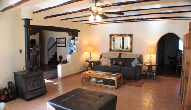 GREAT FOR SMALL GROUPS OR FAMILIES - ONLY 5 MILES TO PLAZA!