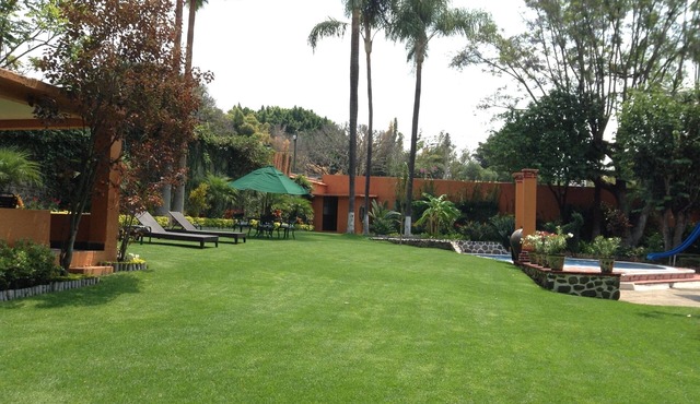 GREAT GARDEN, WARM SPOTLESS POOL AND TENIS COURT