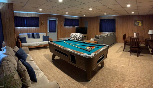 Great Getaway! Large Rec Room, Updated Kitchen, 3 bedrooms!