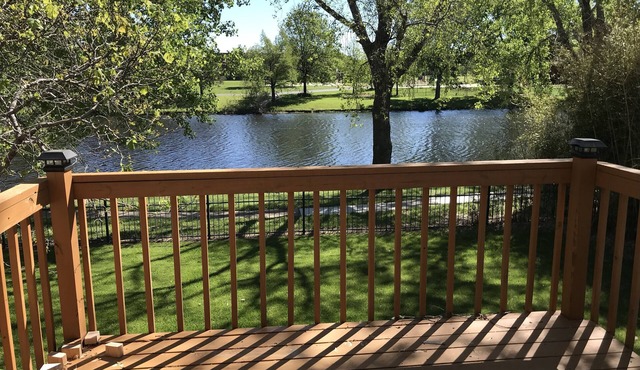 Great Getaway with a Lake View!