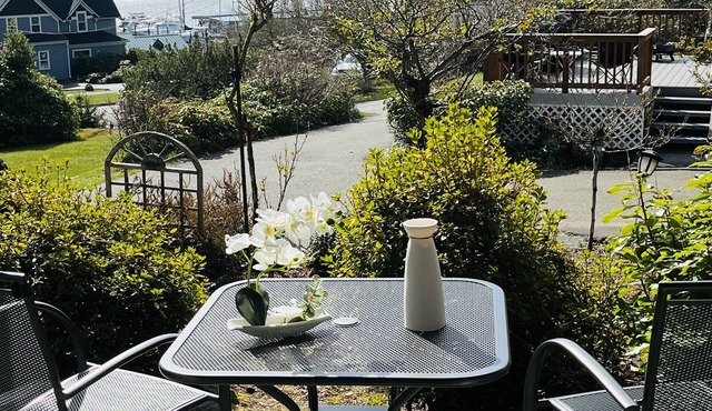 Great Harbor View Entire 2Br & 2Ba Vacation/Getaway Unit